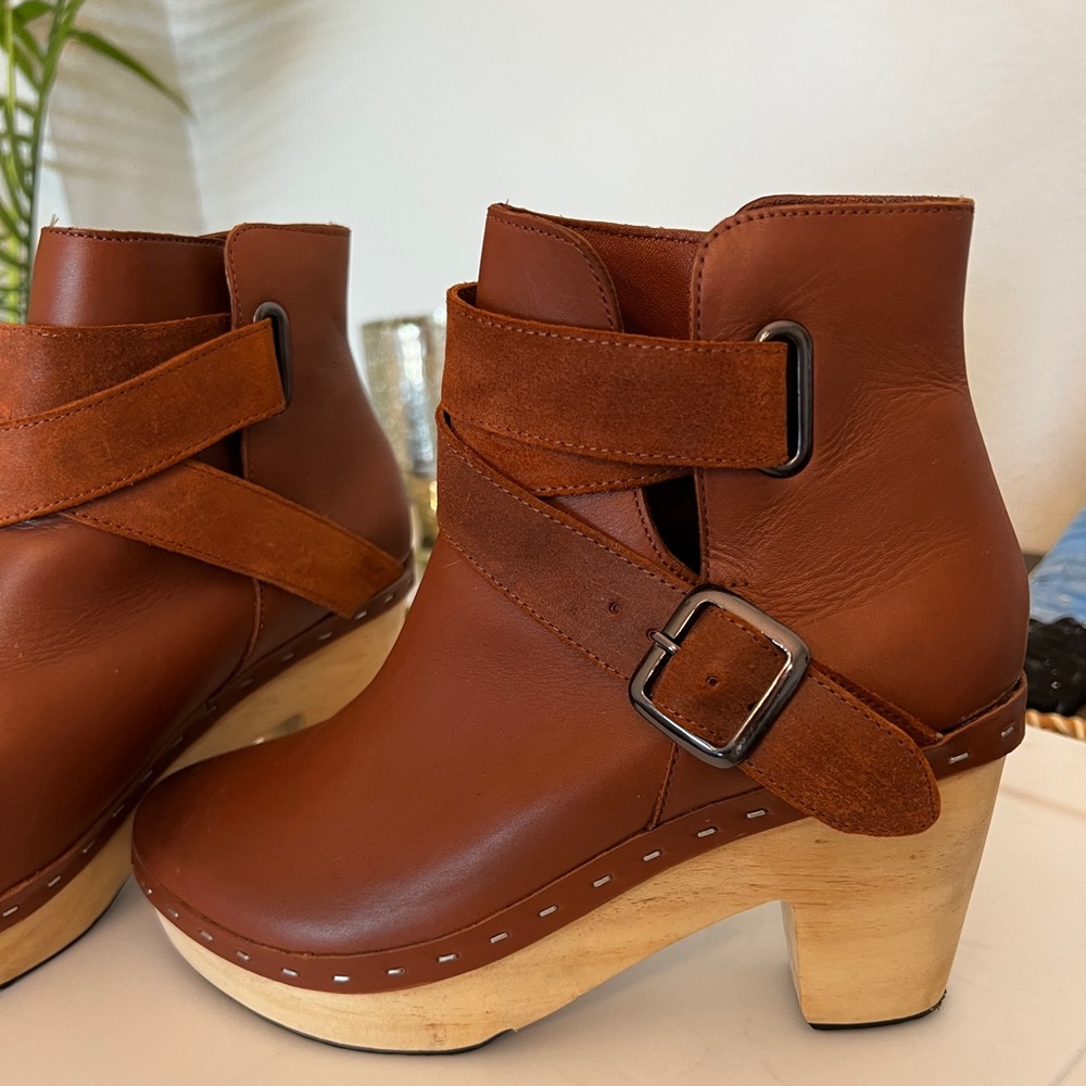 Brown size 38 clog bootie